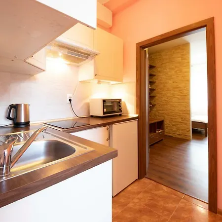 Zivnostenska 4 *